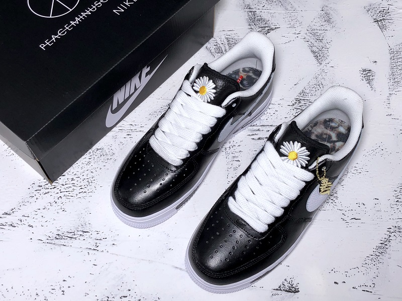 PEACEMINUSONE x​ Nike Air Force 1 AQ3692-001