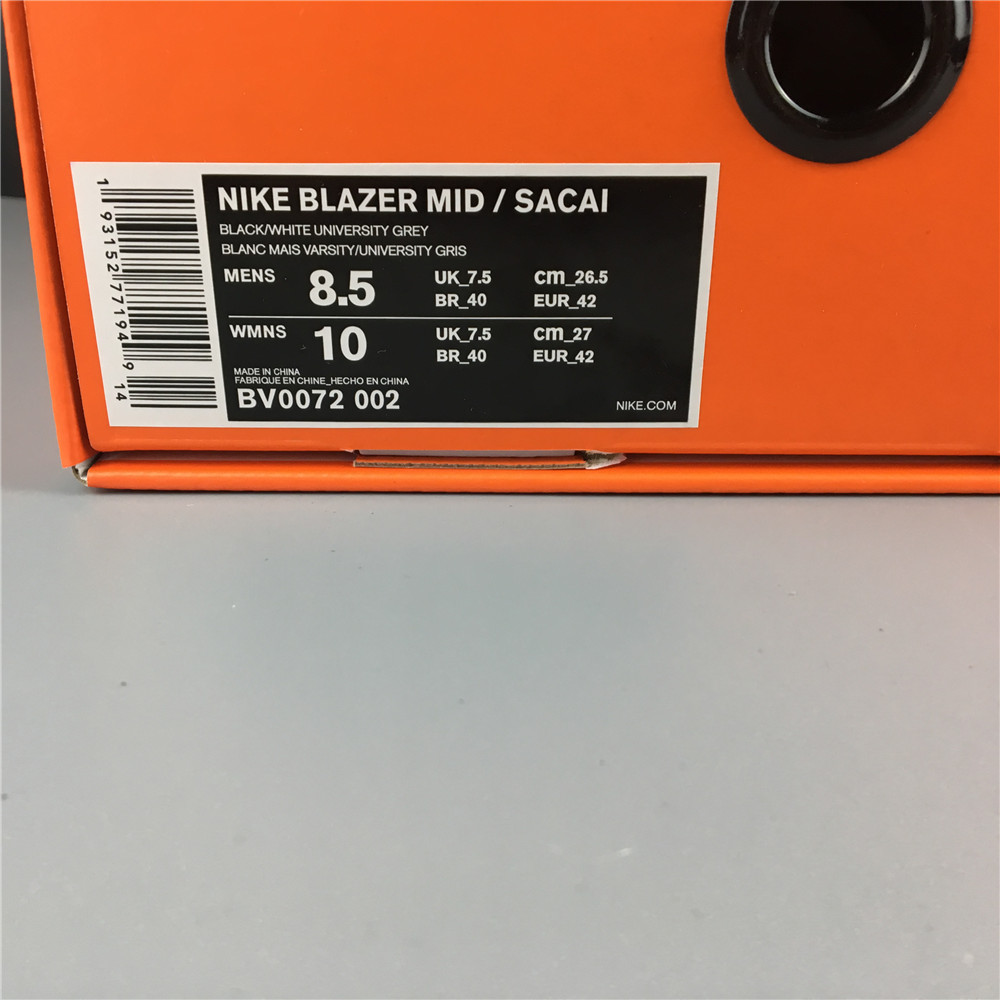 SACAI  X NIKE  BLAZER MID  AND NEYMAR  X NIKE SHOX R4 BV0072-002