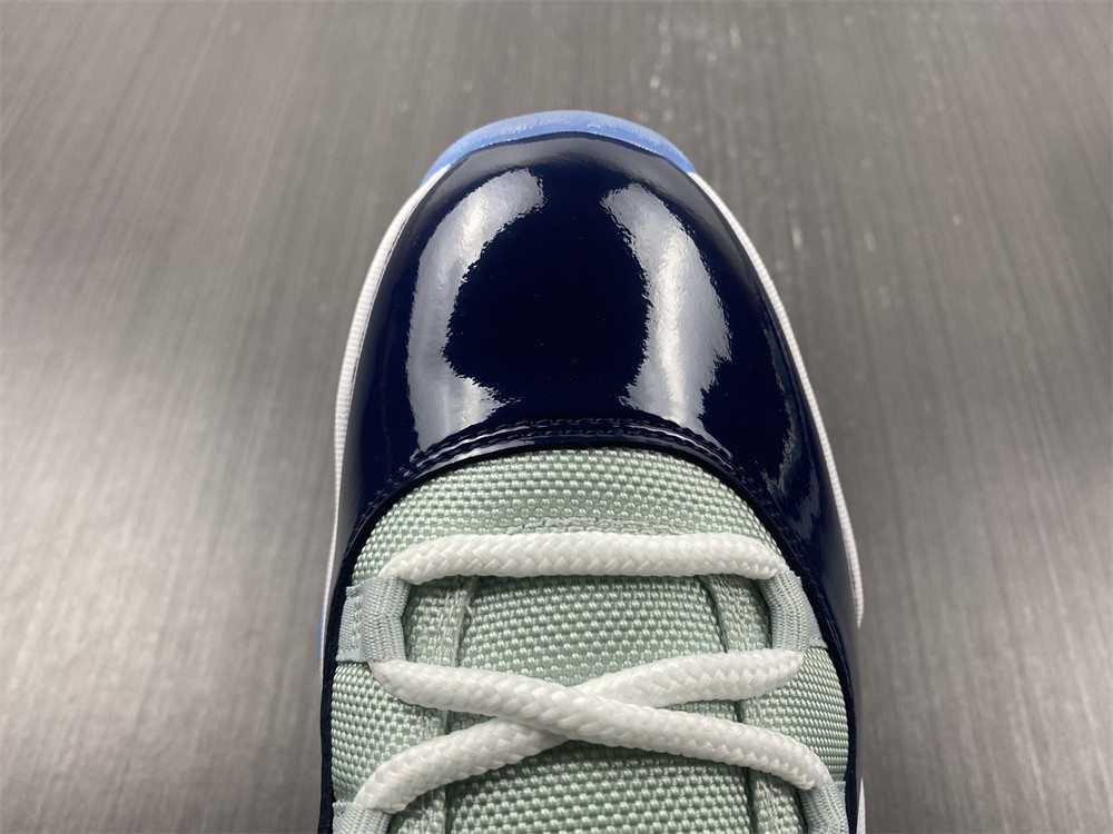 Jordan 11 Retro Low Georgetown