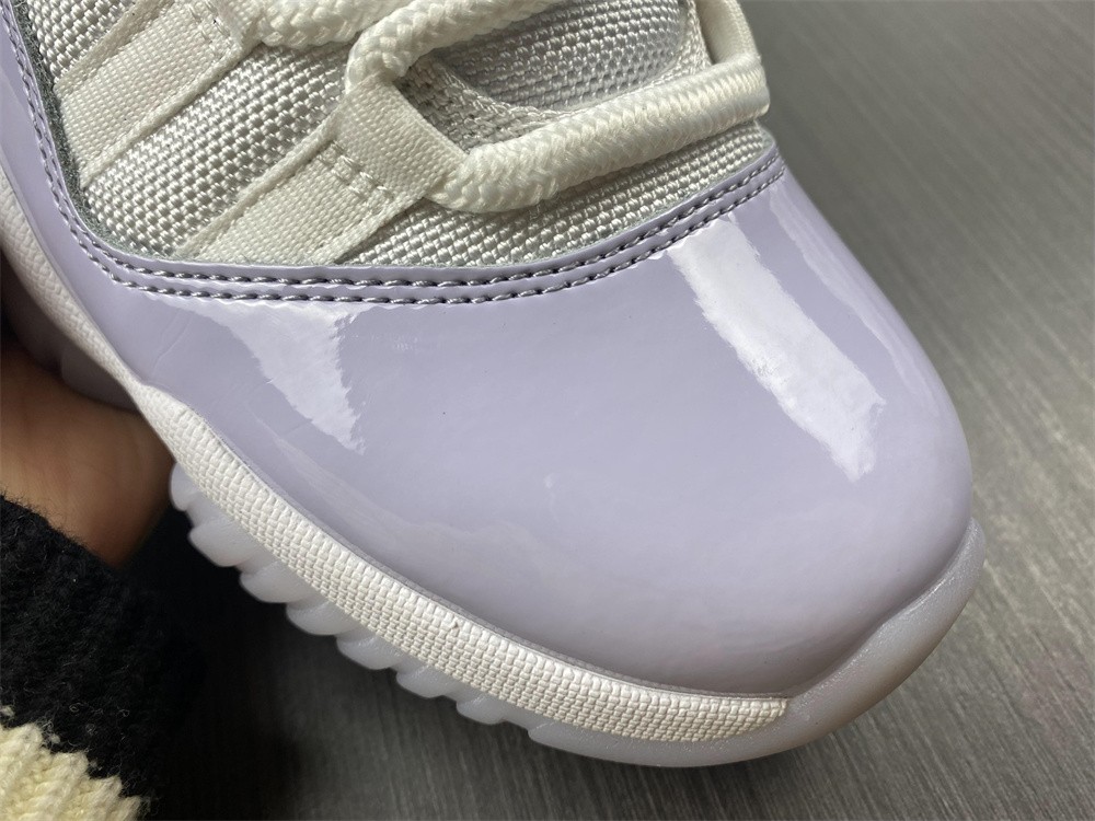 Air Jordan 11 Low WMNS PURE VIOLET
