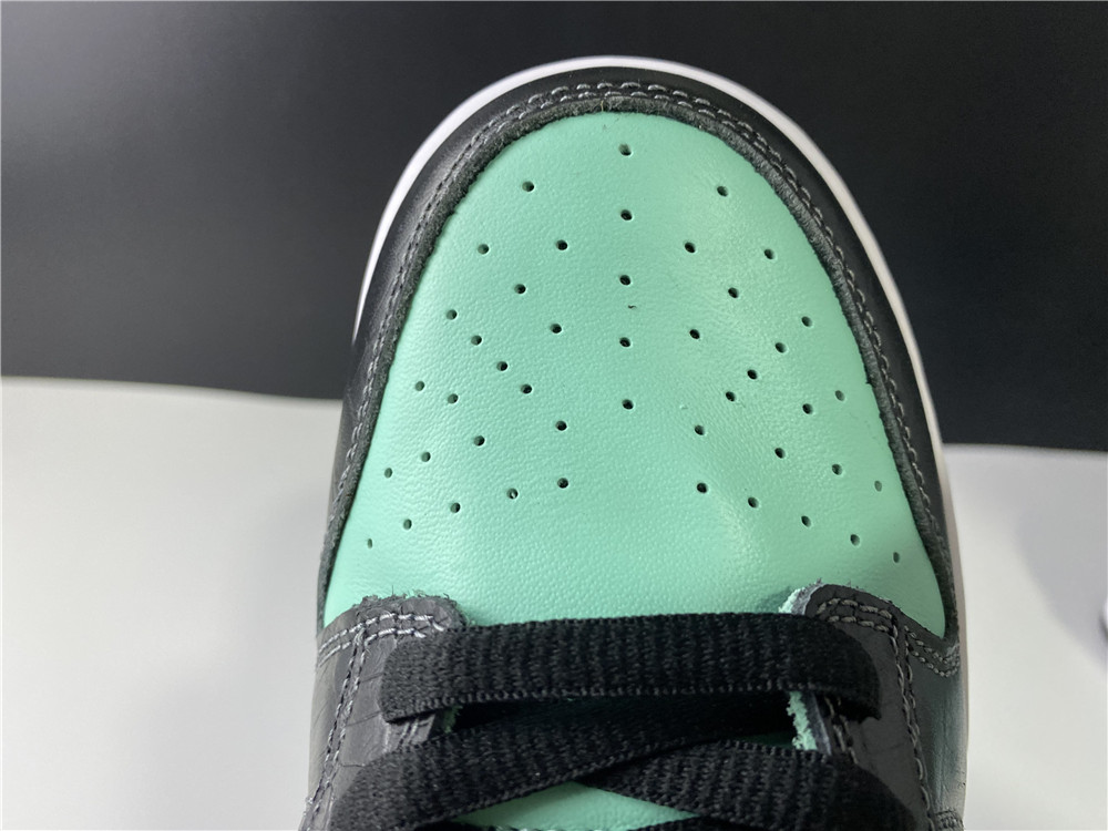 nike dunk sb diamond T*f*ny