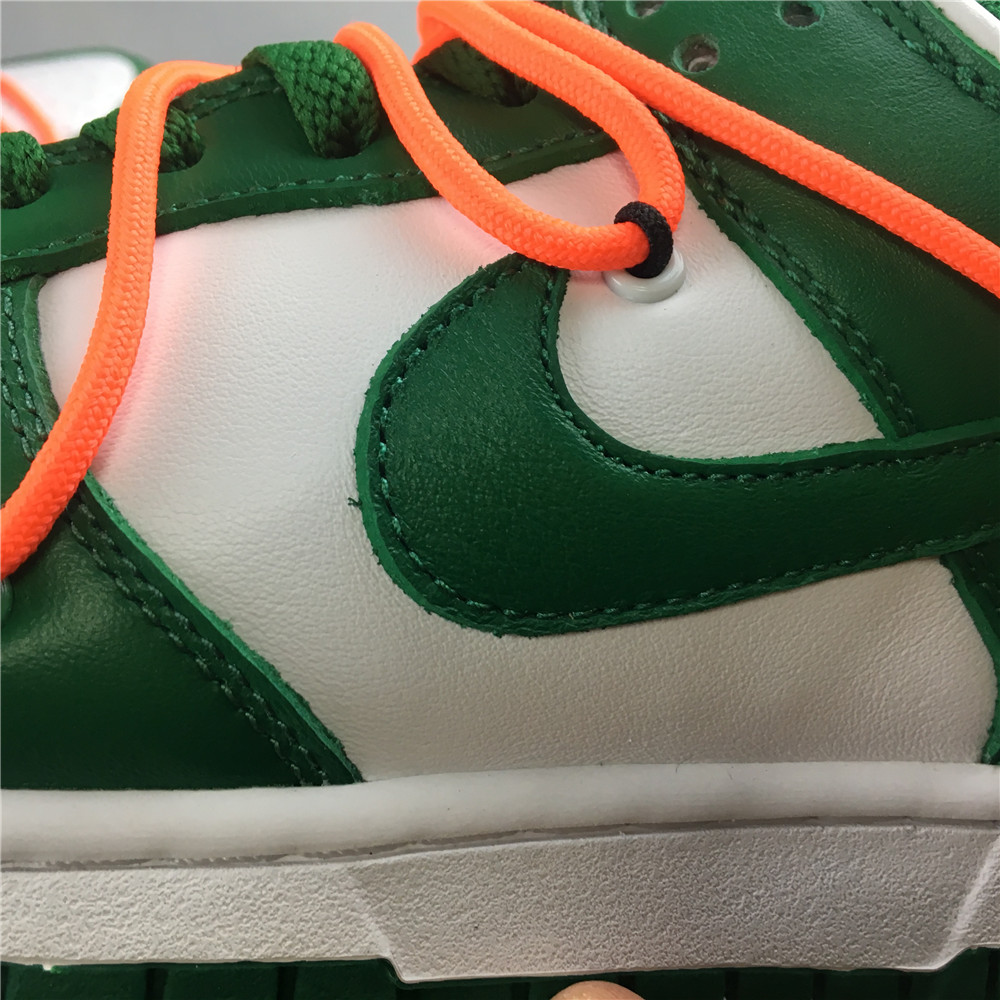 OFF-WHITE x Nike Dunk Low CT0856-700