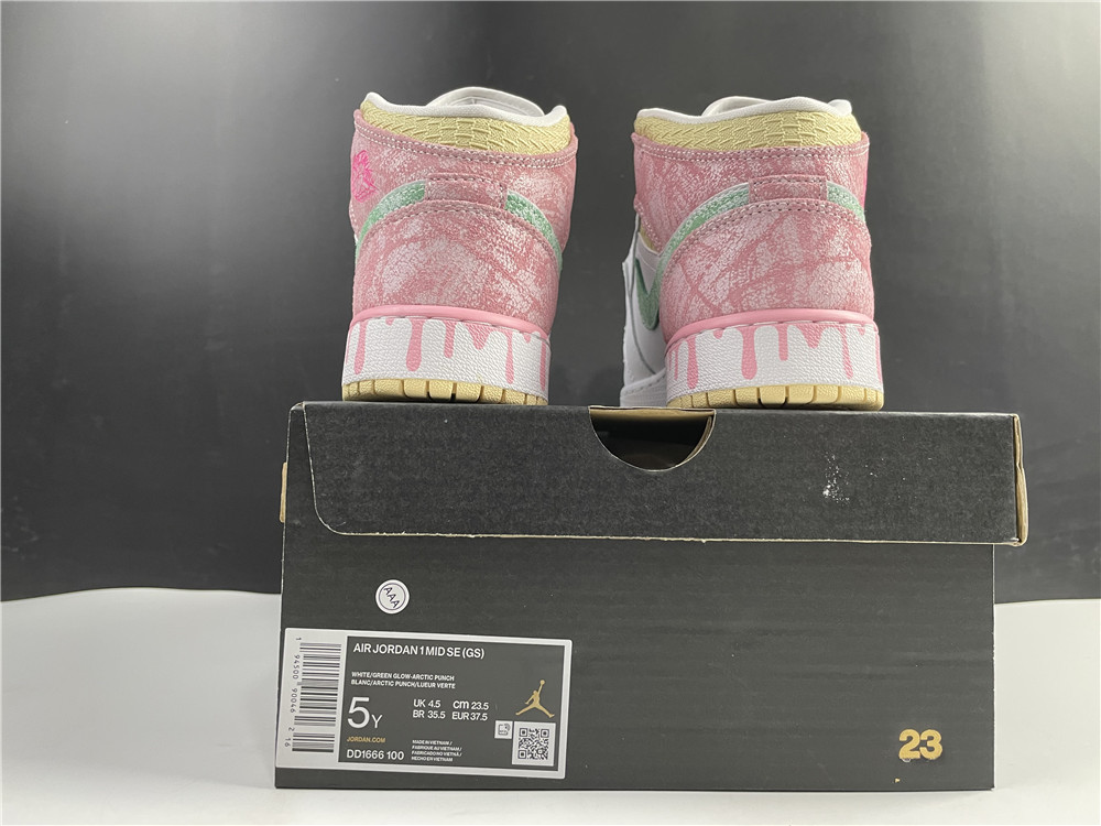 Air Jordan 1 Mid SE GS 