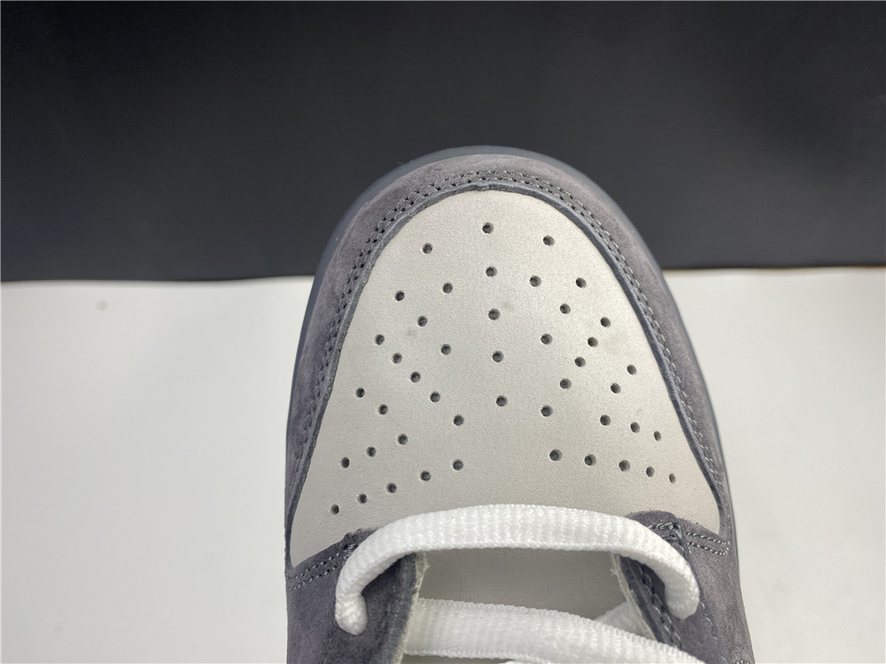Dunk SB Low Purple Pigeon
