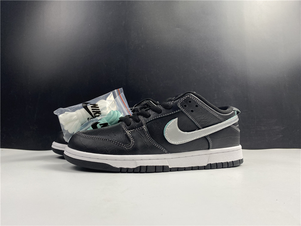 Nike SB Dunk Low Black Diamond