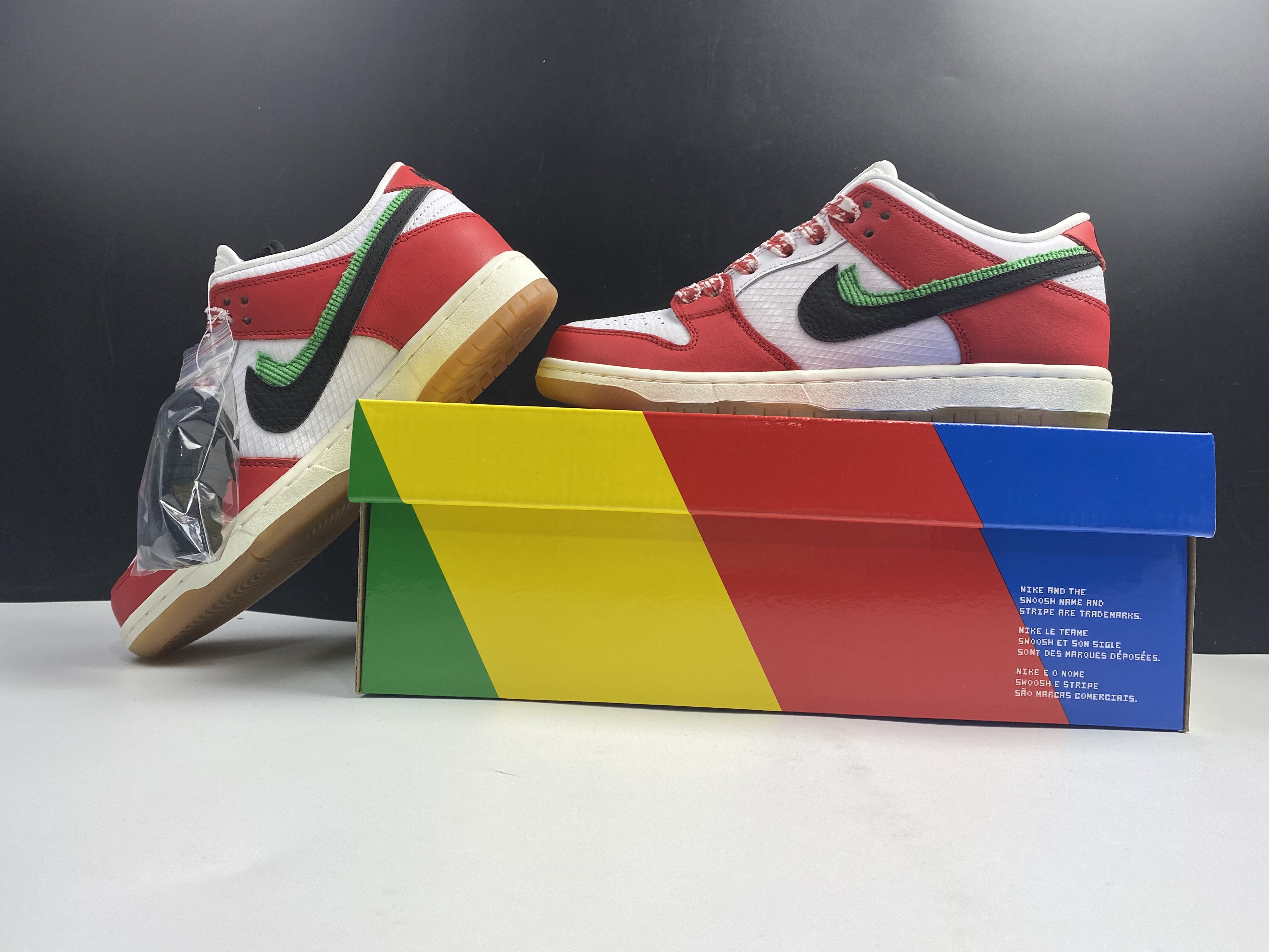 Frame Skate x Nike SB Dunk Low Habibi  CT2550-600