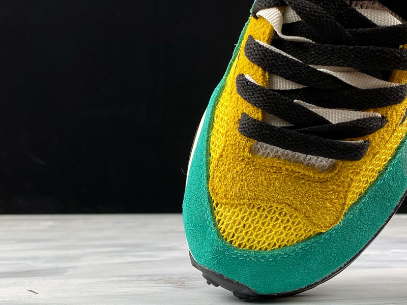 Sacai X NIKe regasus vaporrly SP BV0073-103
