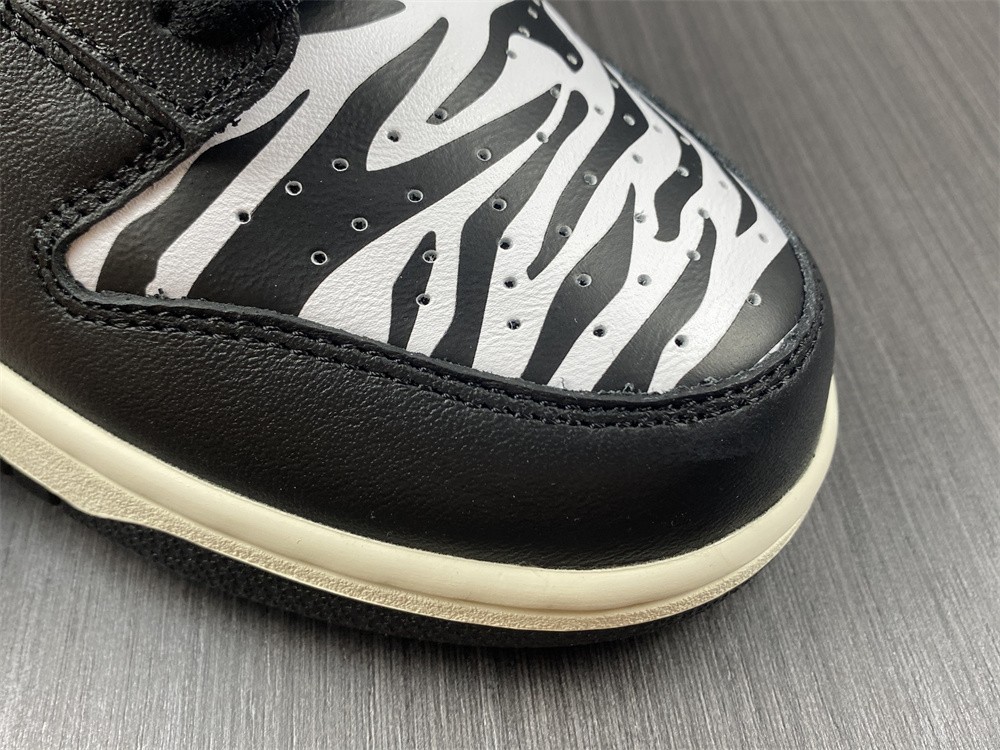 Quartersnacks x NK SB Dunk