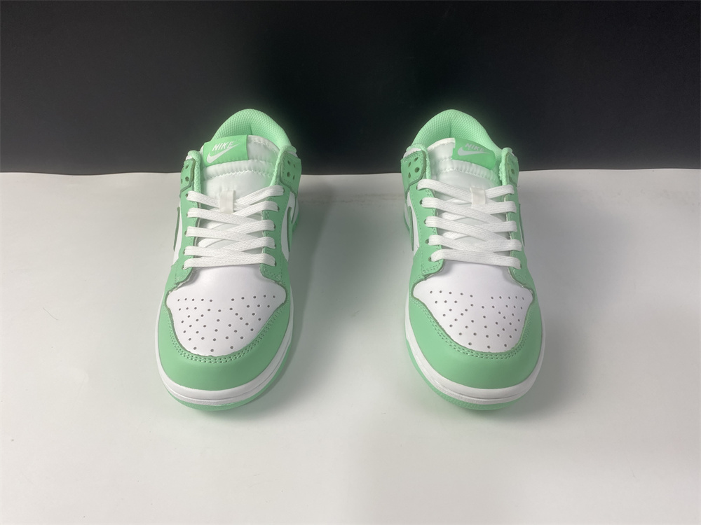 Nike Dunk Low Green Glow (W)