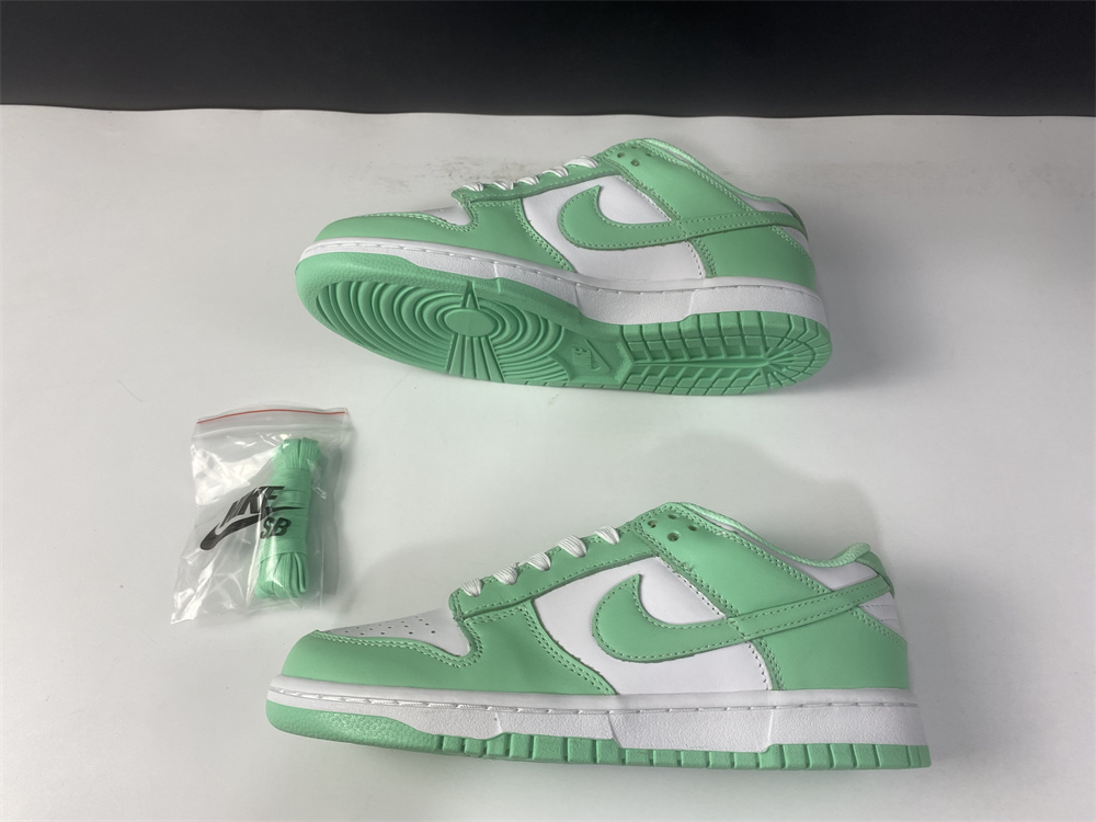 Nike Dunk Low Green Glow (W)