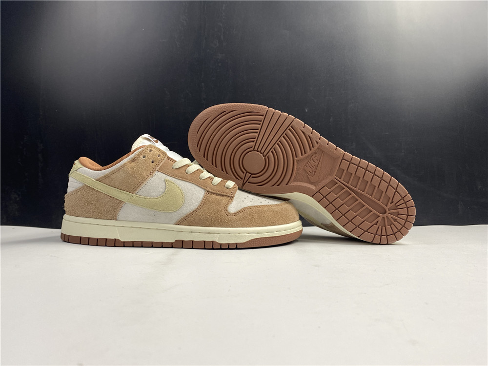 Nike Dunk Low PRM 