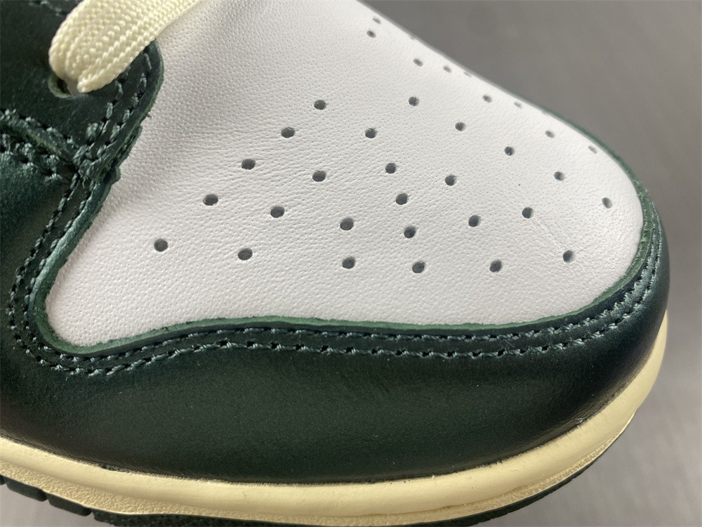 Nike Dunk Low Vintage Green