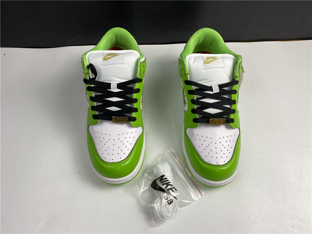 S*p*e x nike sb dunk low  white green