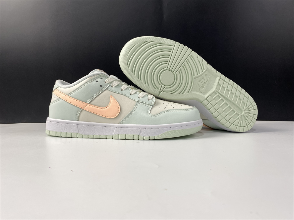 Nike Dunk Low Barely Green W