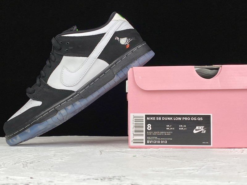 Nike SB Dunk Low Staple Panda Pigeon