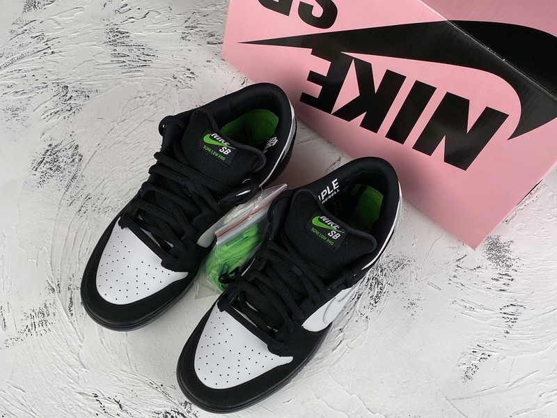 Nike SB Dunk Low Staple Panda Pigeon
