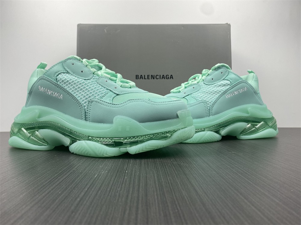 BLG Triple S 1.0