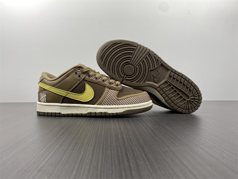 Undefeated x Nike Dunk Low