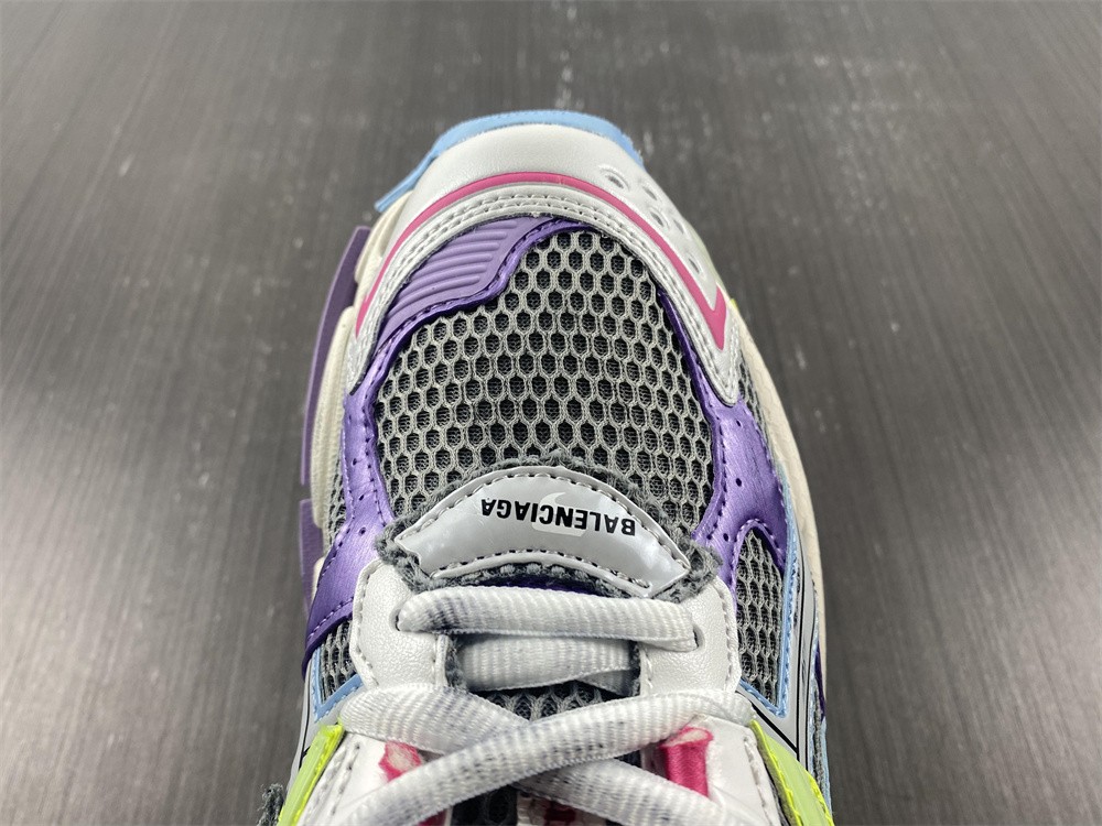 Ba*len*cia*ga 7.0 -runner