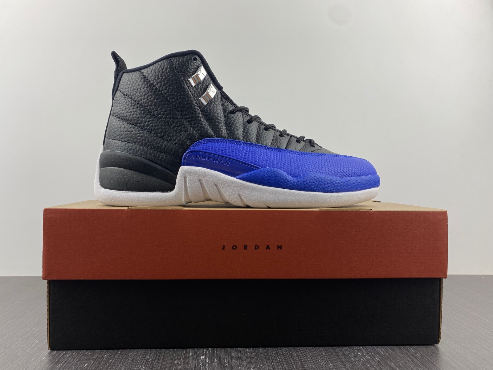 Jordan 12 Retro Hyper Royal