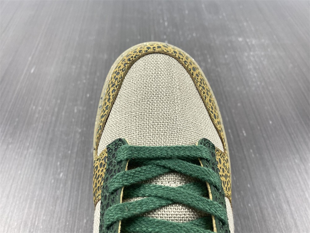 Nike Dunk Low Safari Golden Moss