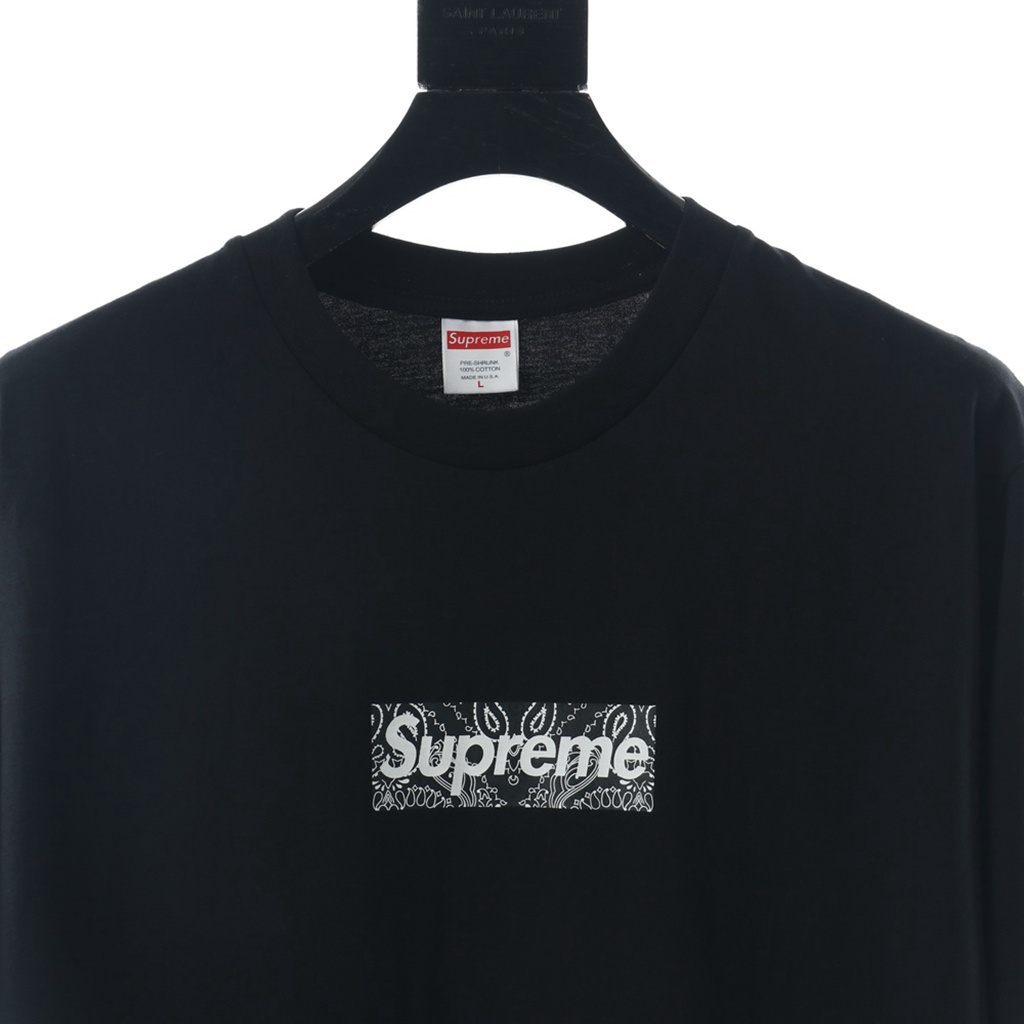 S*p*e 19fw bandana box logo tee?