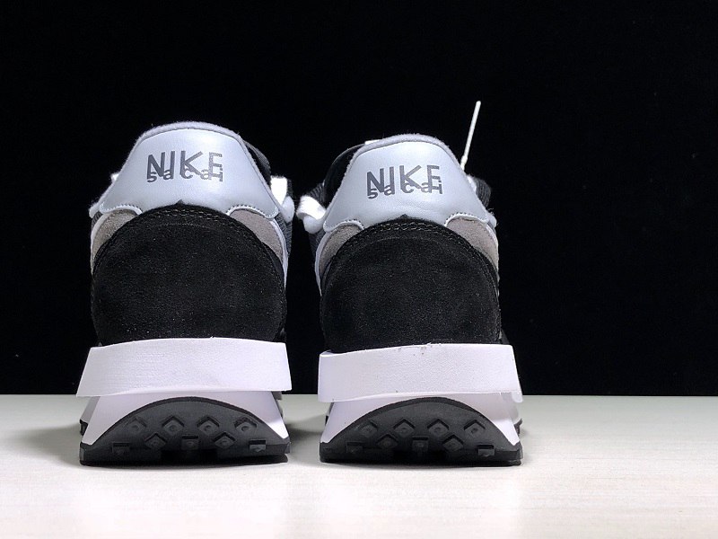 Sacai x Nike LVD Waffle Daybreak BV0073-001