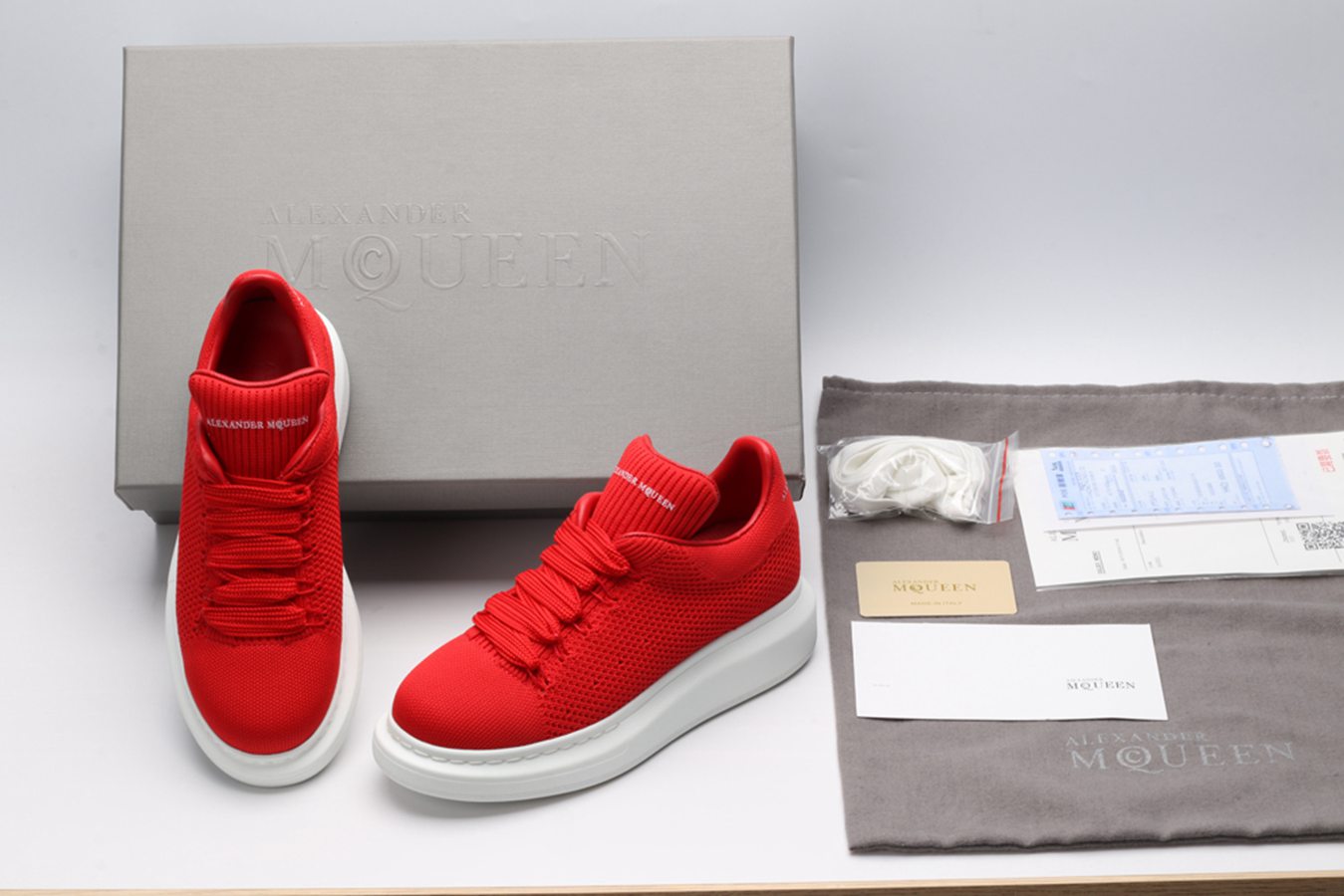 AMQ OVERSIZED SNEAKER Red