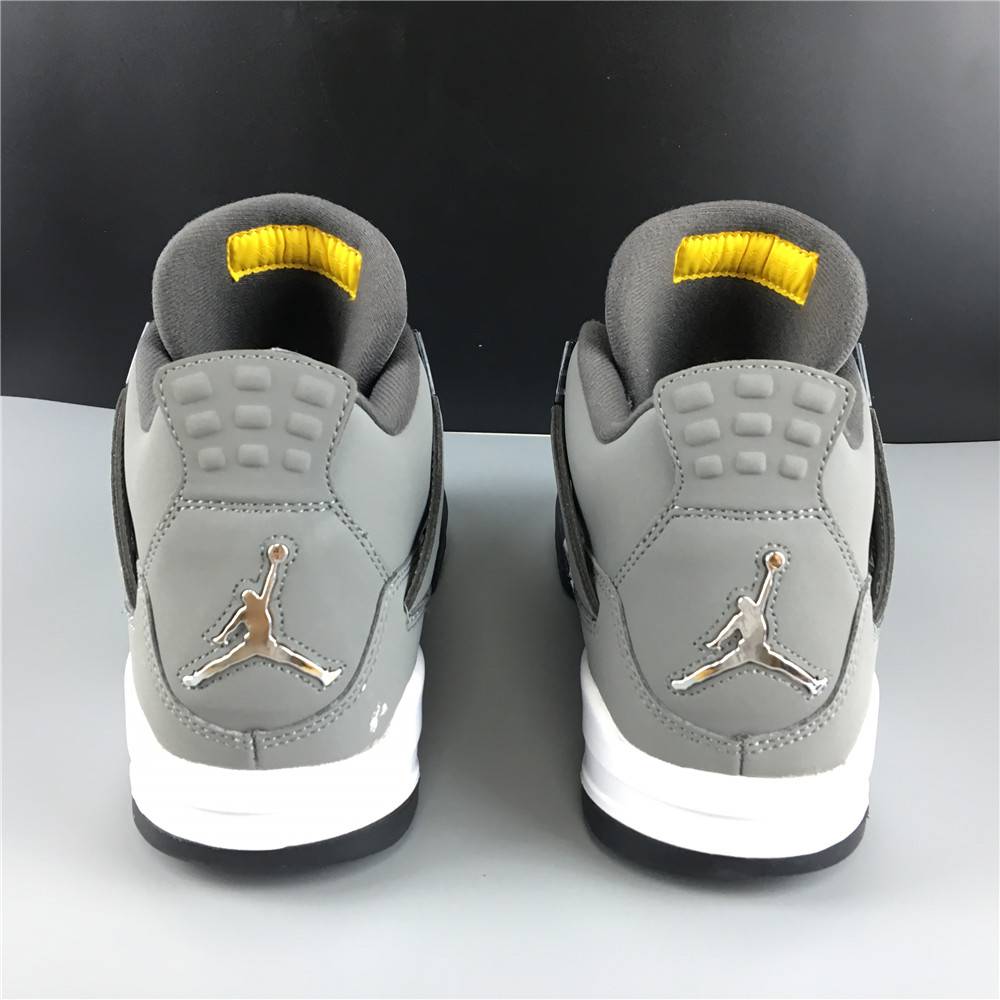 Air Jordan 4