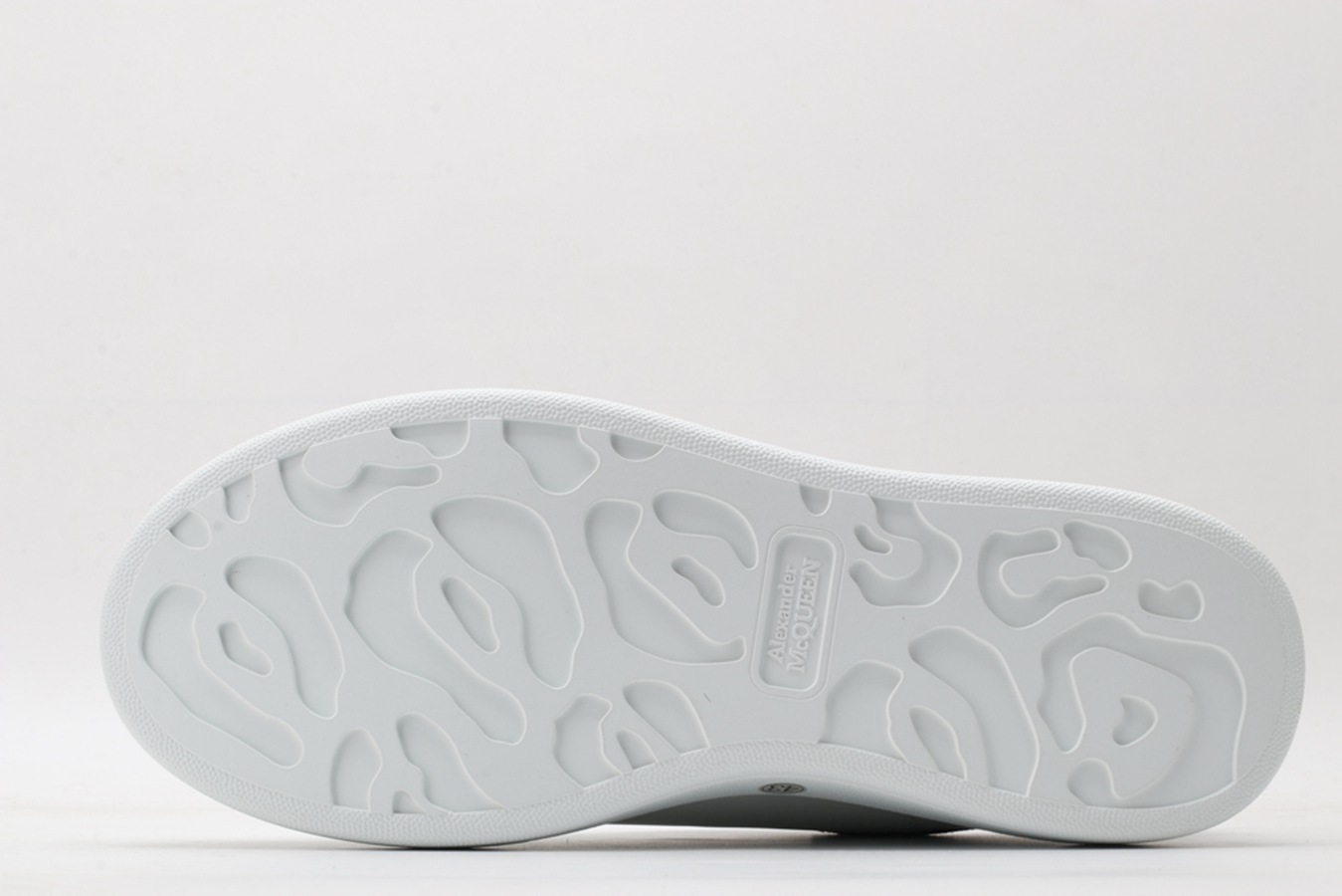 AMQ OVERSIZED SNEAKER Black