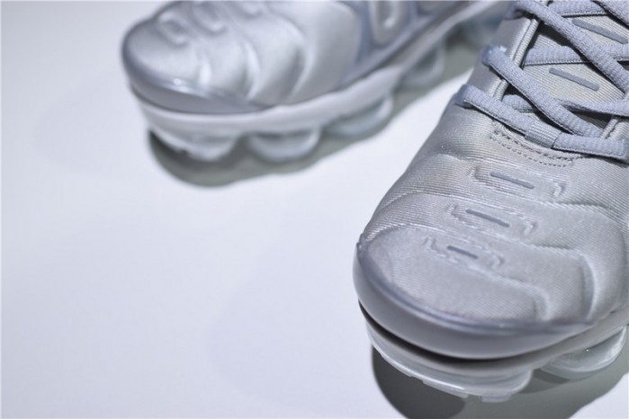 Nike VaporMax Plus "Triple White" Pure Platinum mens  924453-100