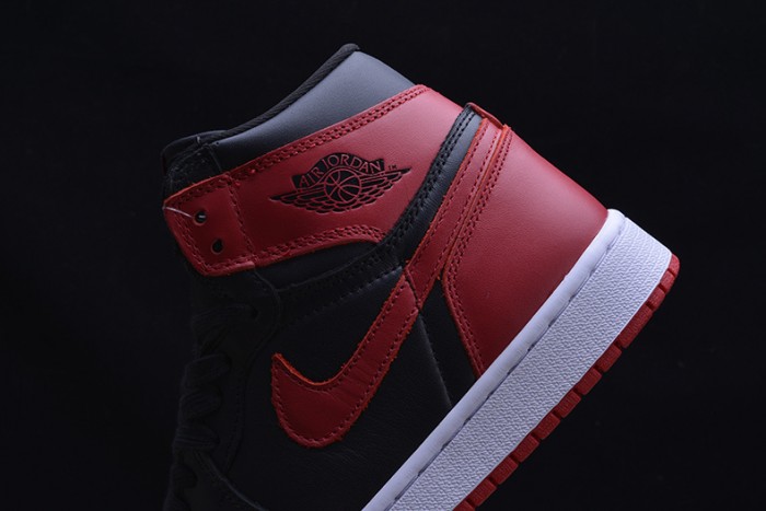 AIR JORDAN 1 RETRO 