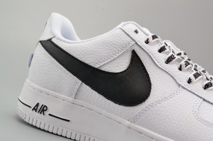 Nike  Air Force 1 ´07 LV8 NBA Sz 18 White/  Black Athletic Shoes 823511-103
