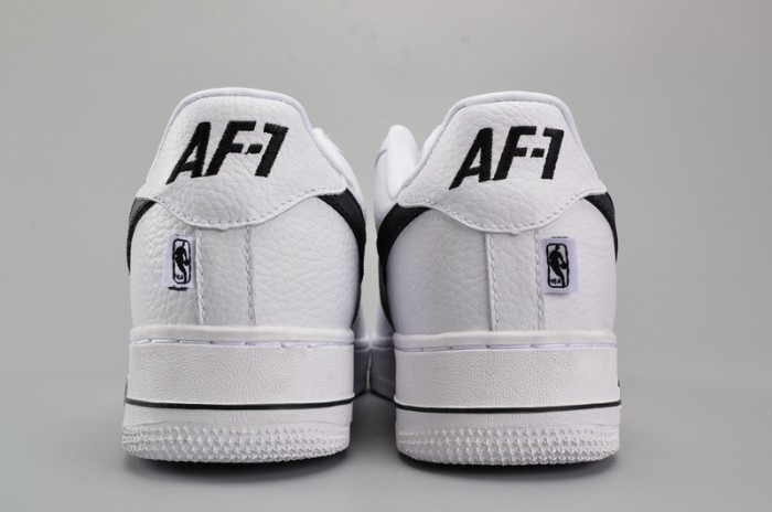 Nike  Air Force 1 ´07 LV8 NBA Sz 18 White/  Black Athletic Shoes 823511-103