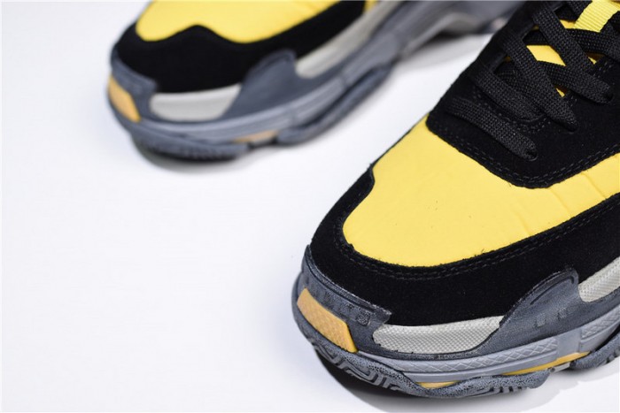 BLG Triple-S Sneaker 2.0 52403 W09T 212