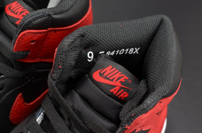Air Jordan 1 Retro High OG "Banned" red mens  555088-001