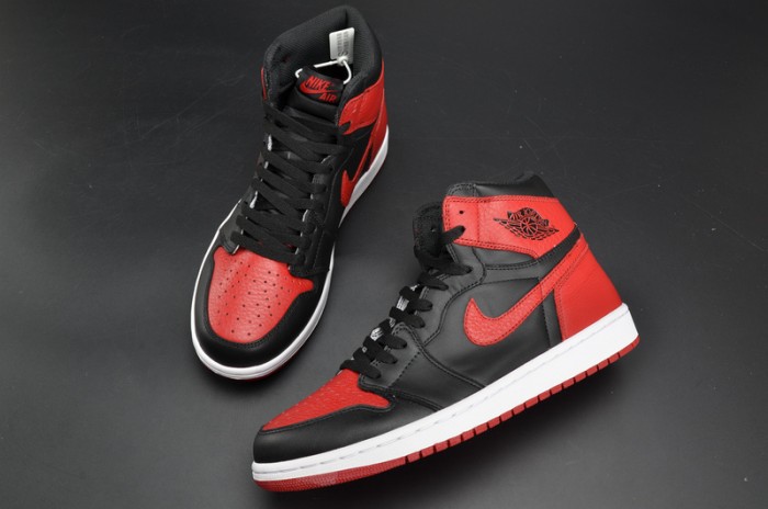 Air Jordan 1 Retro High OG "Banned" red mens  555088-001
