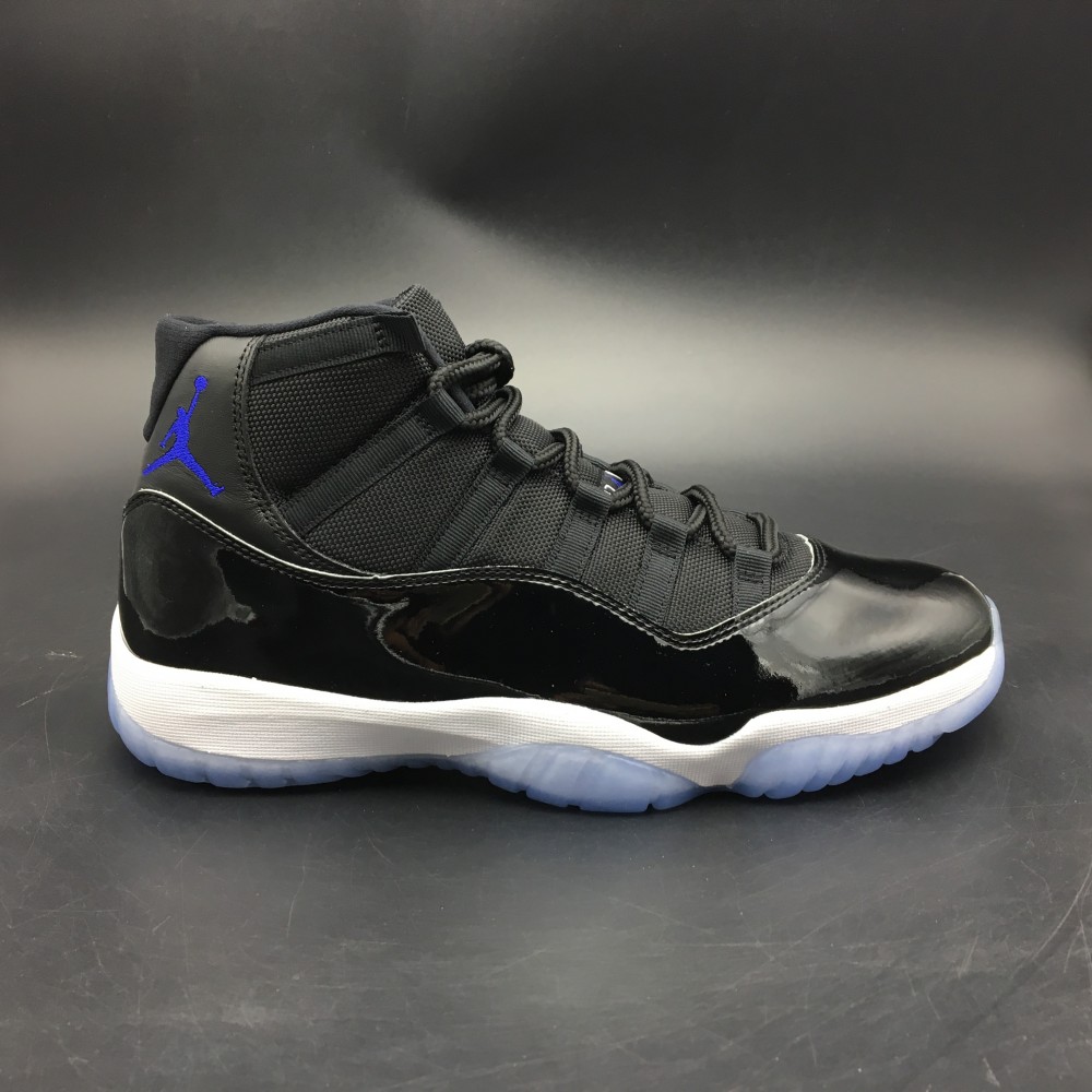 AIR JORDAN 11 RETRO 