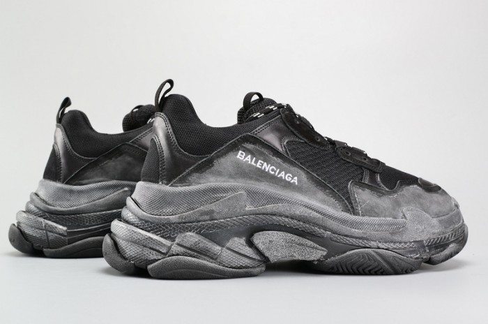 BLG BLACK TRIPLE S TRAINER W06G01001