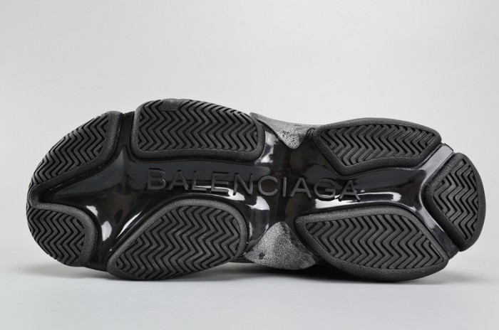BLG BLACK TRIPLE S TRAINER W06G01001