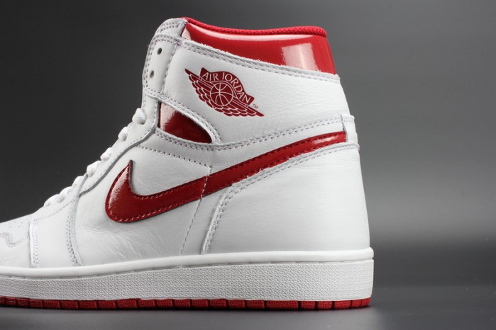 AIR JORDAN 1 RETRO HIGH OG "METALLIC RED" mens 555088-103