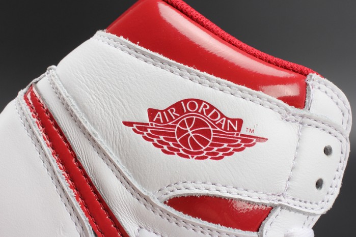 AIR JORDAN 1 RETRO HIGH OG "METALLIC RED" mens 555088-103