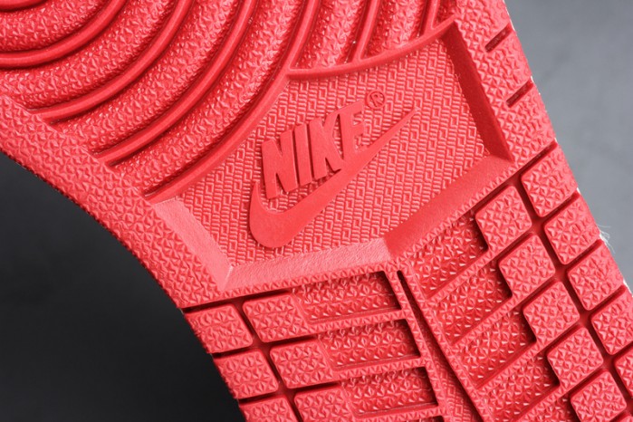 AIR JORDAN 1 RETRO HIGH OG "METALLIC RED" mens 555088-103