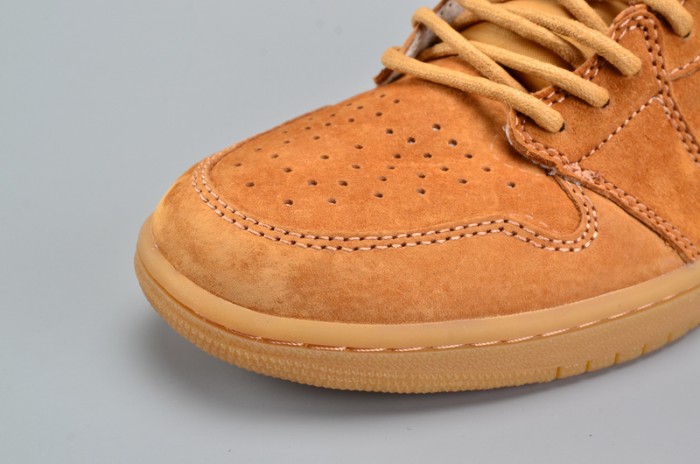 Air Jordan 1 Retro High OG "Wheat"  Golden Harvest/Elemental Gold 555088-710